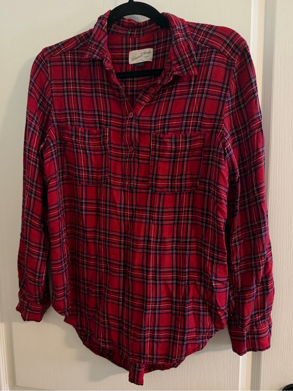 Universal Thread Soft Red Plaid Shirt w/Buttons, Pockets, Pleated Tail. Sz M
